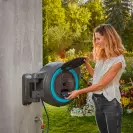 Комплект макара с маркуч за стенен монтаж GARDENA PowerRoll XXL Set 13мм/40м, 18V, 2.5Ah, Li-Ion - small, 269382