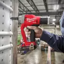 Акумулаторна нитачка MILWAUKEE M18 ONEFPRT-202X, 18V, 2.0Ah, Li-Ion, 4.8-7.0мм (алуминий), безчетков - small, 261208