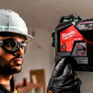 Линеен лазерен нивелир MILWAUKEE M12 CLL4P-301C, 2 лазерни линии, 4 точки, точност 3mm/10m, 38м, автоматично - small, 243149
