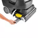 Ръчно водима подопочистваща машина KARCHER BR 45/22 C Bp Pack, 25.2V, 42Ah, 22/22л, 450мм, 1800м2 - small, 236213