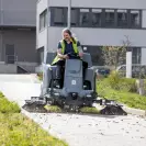Седлова подопочистваща машина KARCHER KM 100/120 R Bp Pack 4SB, 24V, 240Ah, 120л, 730мм, 13800м2 - small, 236597