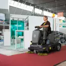 Седлова подопочистваща машина KARCHER KM 90/60 R BP, 24V, 180Ah, 60л, 615мм, 5400м2 - small, 236146
