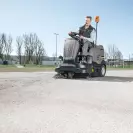 Седлова подопочистваща машина KARCHER KM 90/60 R G, 5.3kW, 60л, 615мм - small, 236094