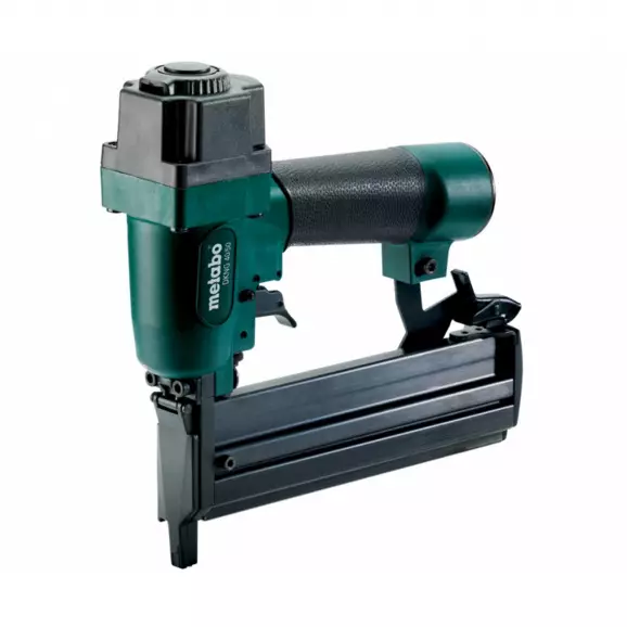 Такер пневматичен METABO DKNG 40/50, за скоби 15-40x5.8, пирони (15-50мм)